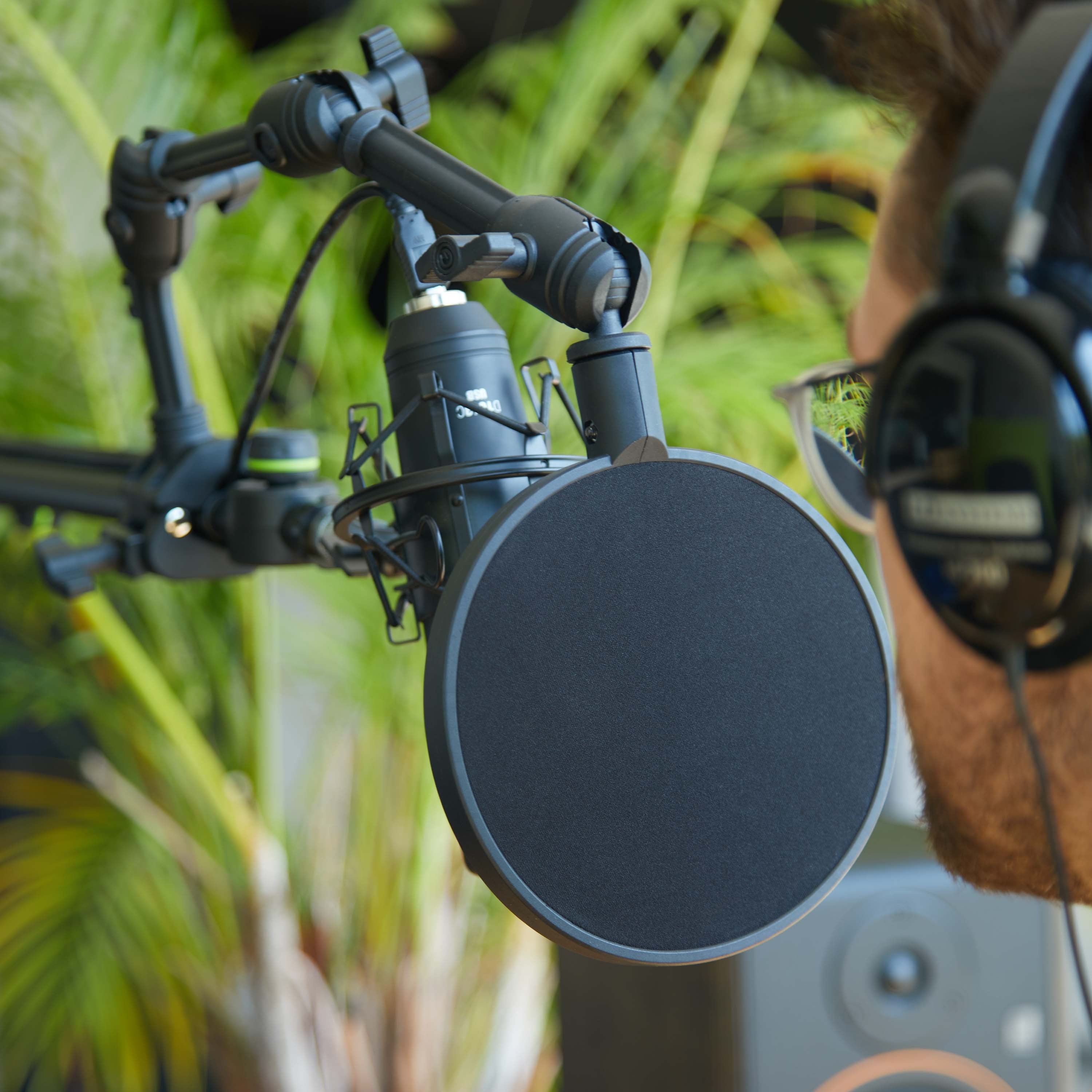 Gravity GMA3DAPOP1 Traveler Series 3D Arm with Pop Filter