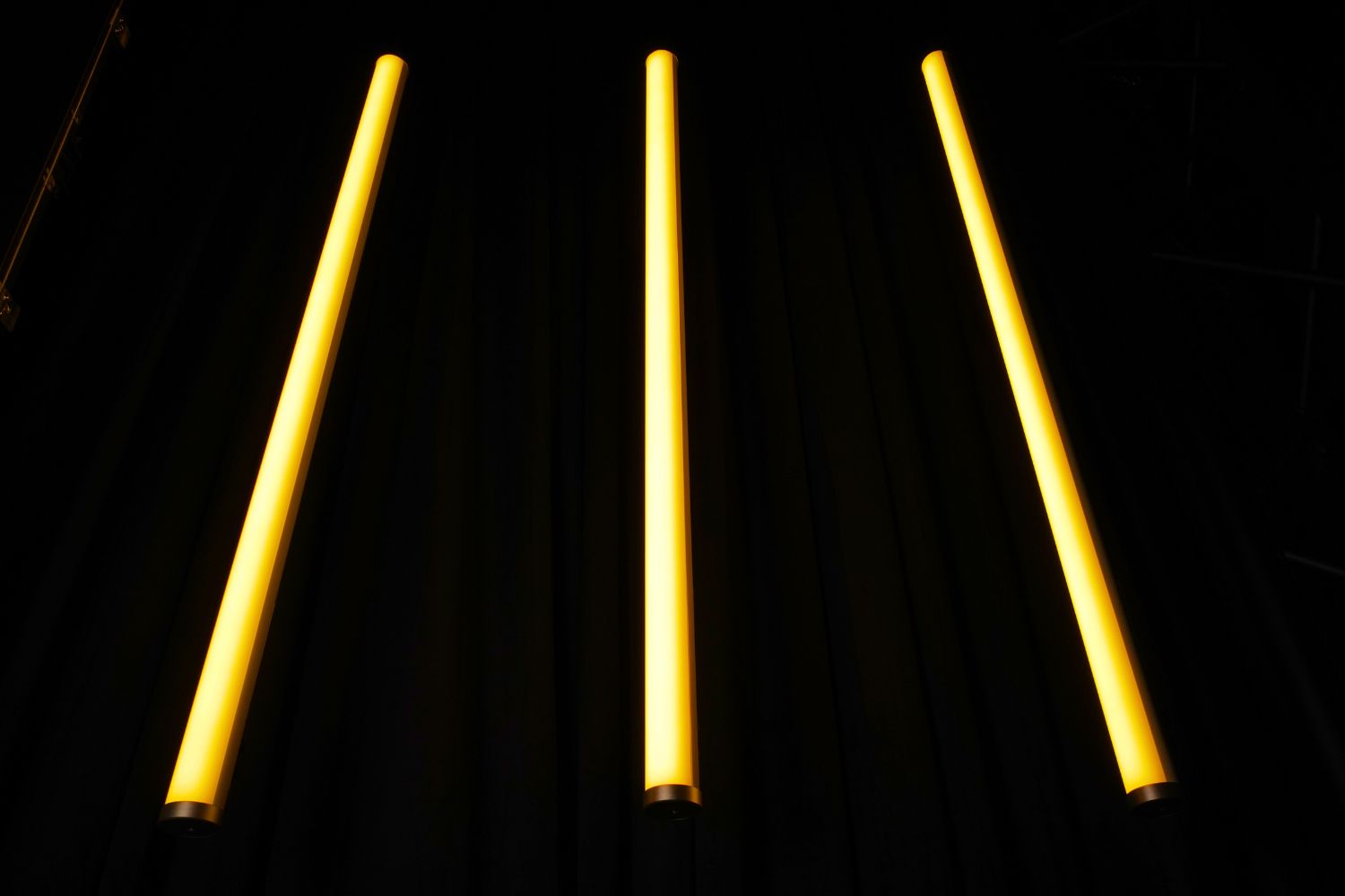 Event Lighting EVENTTUBEKIT - Outdoor LED Tube Package of 8 in a Road Case