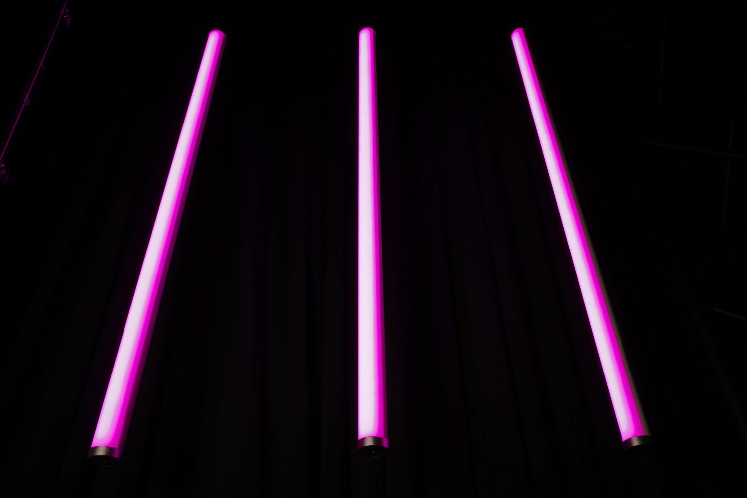 Event Lighting EVENTTUBEKIT - Outdoor LED Tube Package of 8 in a Road Case