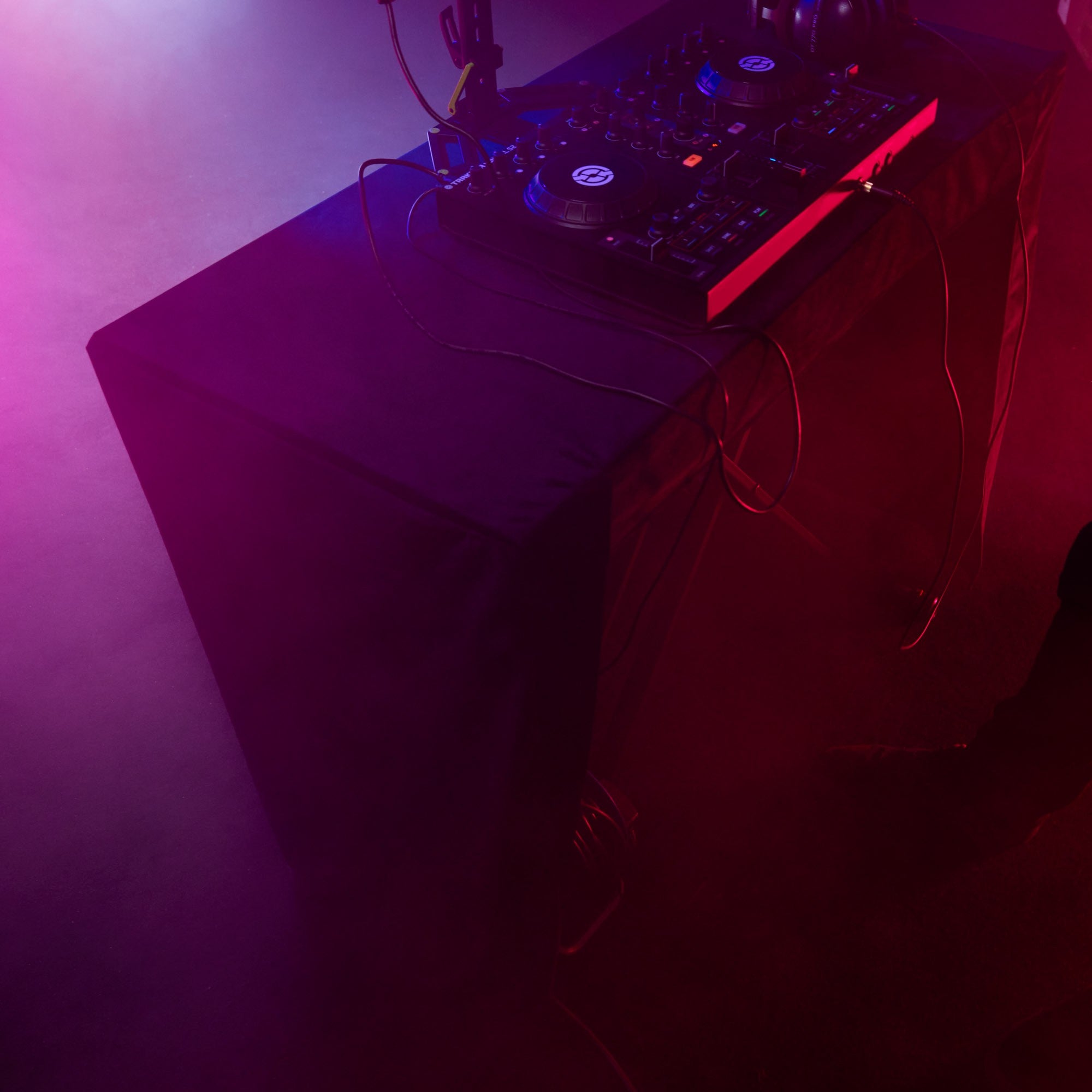 Gravity GBGRDC Velvet Fitted Cover for Rapid Desk RD1 & SX2RD