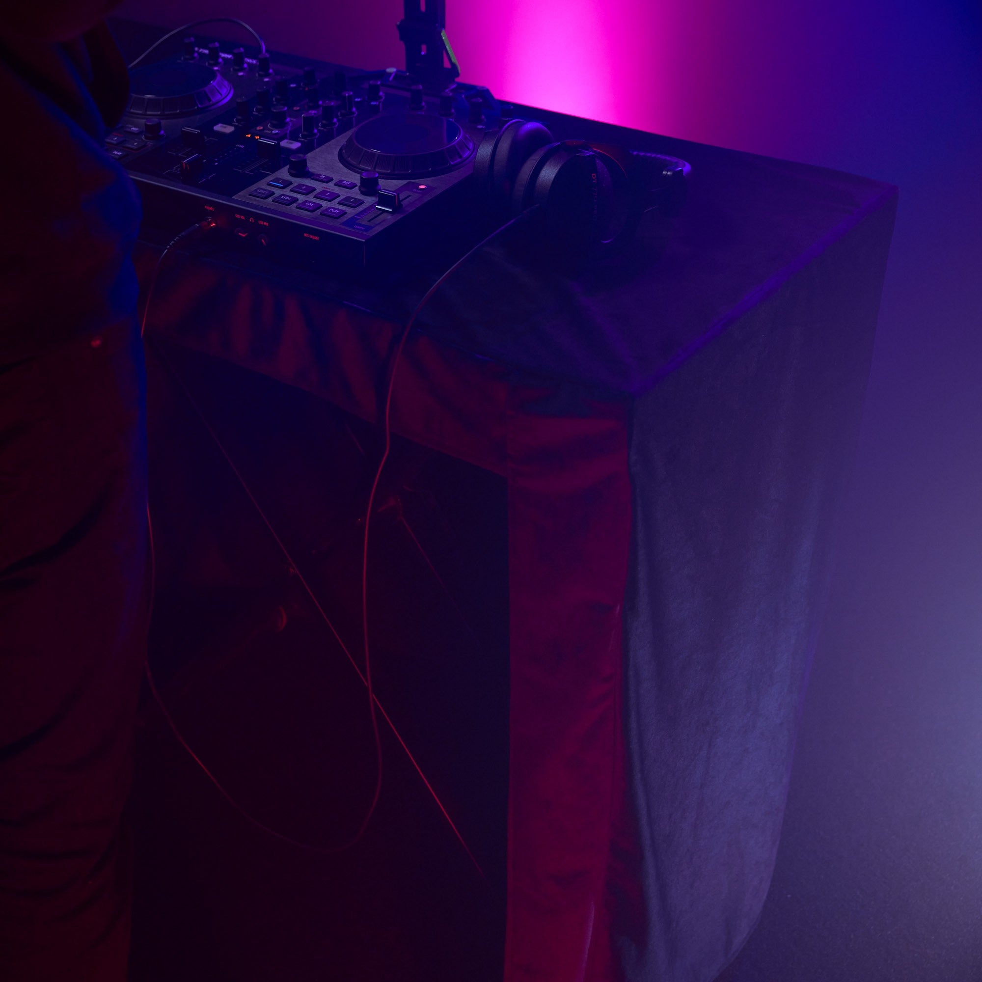 Gravity GBGRDC Velvet Fitted Cover for Rapid Desk RD1 & SX2RD