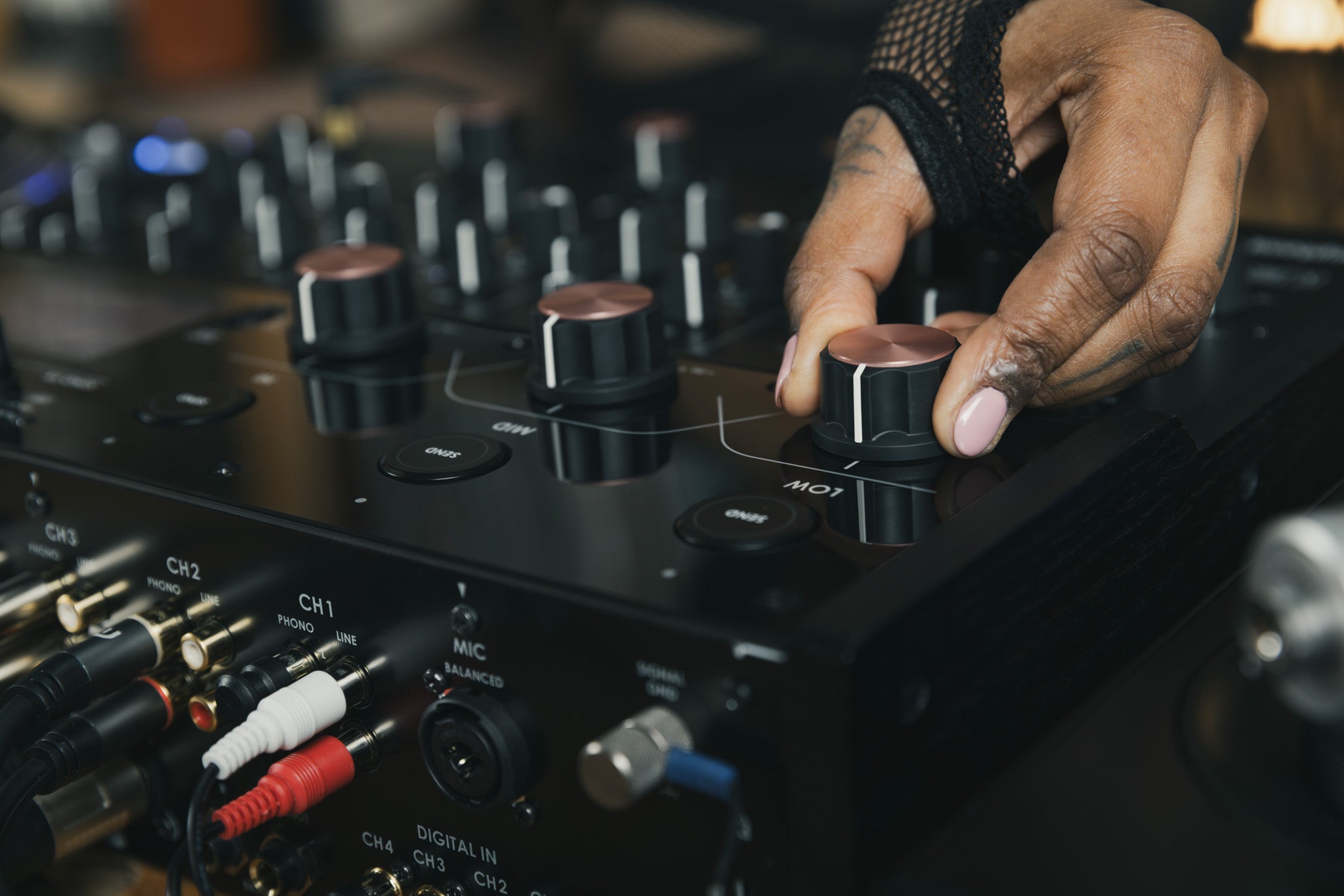 AlphaTheta Euphonia Professional 4x Channel Rotary Mixer & Rupert Neve Transformer