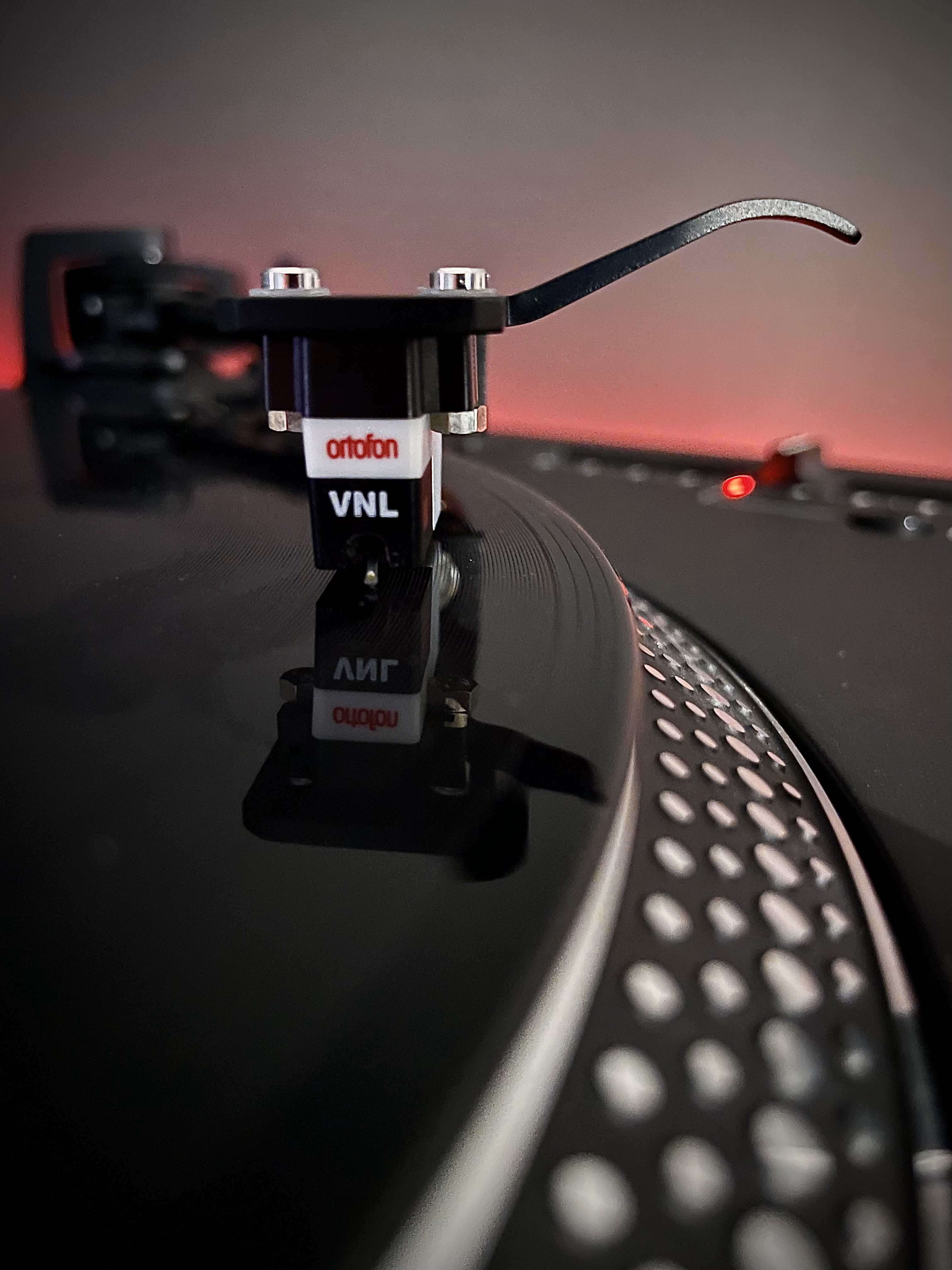 VNL Pre-mounted Black SH4 Headshell with VNL II Stylus.